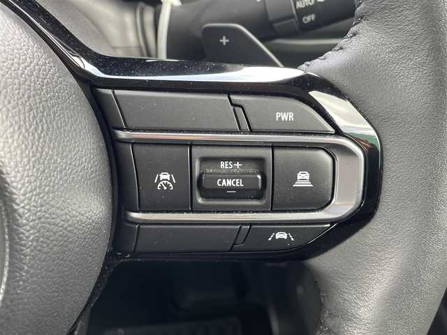 スズキ スペーシア カスタム HYBRID XS ターボ 福岡県 2024(令6)年 2.1万km ピュアホワイトパール/ブラック2トーン ワンオーナー/純正メモリナビゲーション/（フルセグTV/BT/Applecarplay）/全方位モニター/スリムサーキュレーター/ドライブレコーダー/デュアルセンサーブレーキサポートII/レーンキープアシスト/ブレーキホールド/LEDライト/フォグLEDライト/ビルトインETC/ハーフレザーシート/シートヒーター（D＋N）/本革ステアリング/ヒーター/2列目オットマン/両側パワースライドドア/エアバック（W＋サイド）/カーテンエアバック/純正15インチアルミホイール/アイドリングストップ/横滑り防止機能/フロアマット/荷室フロアマット/ドアバイザー/取扱説明書/新車保証書