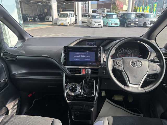 トヨタ ヴォクシー ZS 煌Ⅲ 京都府 2021(令3)年 3.9万km ブラック ワンオーナー/トヨタセーフティセンス/・プリクラッシュセーフティシステム/・レーンディバーチャーアラート/・オートマチックハイビーム/・先行車発進告知機能/アルパイン11インチメモリーナビ、地デジ、Bluetooth/アルパイン12.8インチ後部フリップダウンモニター/USB端子/ビルトインETC/アイドリングストップ/クルーズコントロール/両側パワースライドドア /LEDヘッドランプ/純正16インチアルミホイール/スペアキー/保証書/取扱説明書