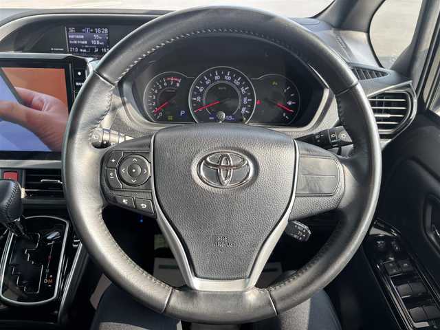 トヨタ ヴォクシー ZS 煌Ⅲ 京都府 2021(令3)年 3.9万km ブラック ワンオーナー/トヨタセーフティセンス/・プリクラッシュセーフティシステム/・レーンディバーチャーアラート/・オートマチックハイビーム/・先行車発進告知機能/アルパイン11インチメモリーナビ、地デジ、Bluetooth/アルパイン12.8インチ後部フリップダウンモニター/USB端子/ビルトインETC/アイドリングストップ/クルーズコントロール/両側パワースライドドア /LEDヘッドランプ/純正16インチアルミホイール/スペアキー/保証書/取扱説明書