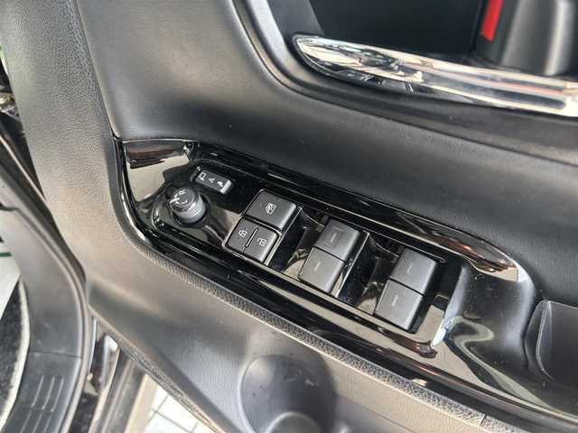 トヨタ ヴォクシー ZS 煌Ⅲ 京都府 2021(令3)年 3.9万km ブラック ワンオーナー/トヨタセーフティセンス/・プリクラッシュセーフティシステム/・レーンディバーチャーアラート/・オートマチックハイビーム/・先行車発進告知機能/アルパイン11インチメモリーナビ、地デジ、Bluetooth/アルパイン12.8インチ後部フリップダウンモニター/USB端子/ビルトインETC/アイドリングストップ/クルーズコントロール/両側パワースライドドア /LEDヘッドランプ/純正16インチアルミホイール/スペアキー/保証書/取扱説明書