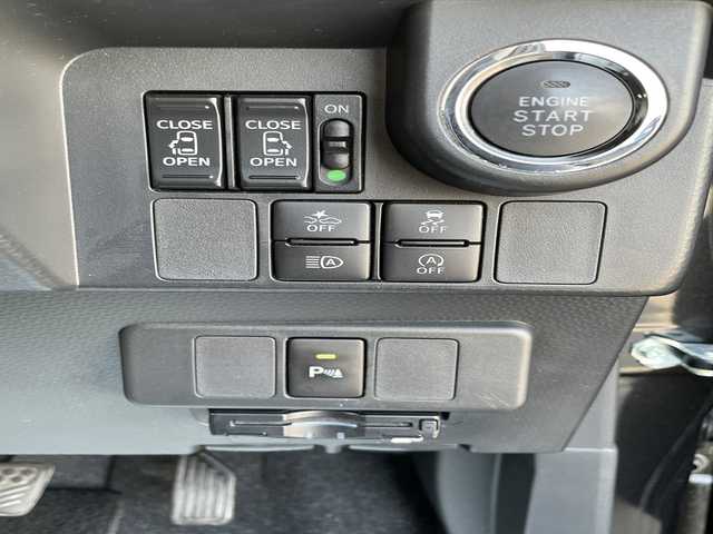 トヨタ ルーミー カスタムG 富山県 2019(令1)年 9.2万km ブラックマイカメタリック 社外ナビ/CD/DVD/Bluetooth/フルセグTV/ETC/リアソナー/オートライト/オートハイビーム/両側パワースライドドア/電動格納ミラー/純正アルミホイール/クルーズコントロール/フロアマット/LEDヘッドライト/フォグランプ/取扱説明書/スペアキー