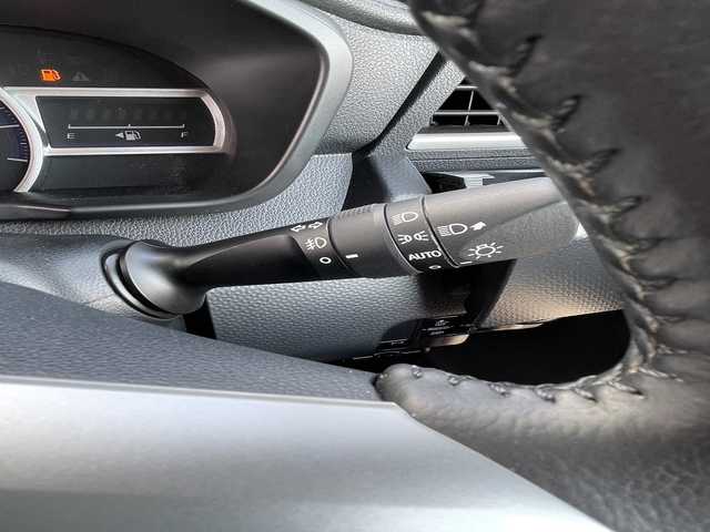 トヨタ ルーミー カスタムG 富山県 2019(令1)年 9.2万km ブラックマイカメタリック 社外ナビ/CD/DVD/Bluetooth/フルセグTV/ETC/リアソナー/オートライト/オートハイビーム/両側パワースライドドア/電動格納ミラー/純正アルミホイール/クルーズコントロール/フロアマット/LEDヘッドライト/フォグランプ/取扱説明書/スペアキー