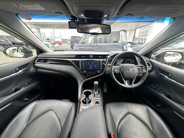 トヨタ カムリ G レザーパッケージ 愛知県 2017(平29)年 9.6万km プラチナホワイトパールマイカ フルセグテレビ/バックカメラ/アイドリングストップ/ウィンカーミラー/レーダークルーズコントロール/サンルーフ/ドアバイザー/プッシュスタート/ビルトインETC/HUD/BSM/AUX/ドラレコ前後/パワーシート/シートヒーター/オートマチックハイビーム/ＲＣＴＡ/車両接近通報装置/ステアリングスイッチ/リアスポイラー/純正フォグランプ/取扱説明書/保証書