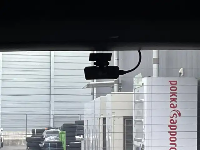 トヨタ ハリアー プレミアム スタイルノアール 滋賀県 2020(令2)年 3.8万km ホワイトパールクリスタルシャイン 純正9インチナビ/社外エアロ/ハーフレザーシート/パワーバックドア/追従クルーズコントロール/純正LEDライト/パドルシフト/パワーシート/CD/DVD/Bluetooth/フルセグ/オートハイビーム/バックカメラ/ステアリングリモコン/前後ドライブレコーダー/コーナーセンサー