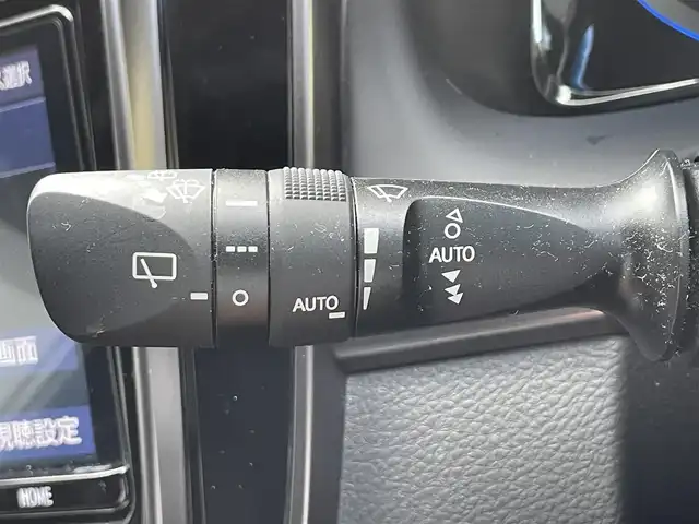トヨタ ハリアー プレミアム スタイルノアール 滋賀県 2020(令2)年 3.8万km ホワイトパールクリスタルシャイン 純正9インチナビ/社外エアロ/ハーフレザーシート/パワーバックドア/追従クルーズコントロール/純正LEDライト/パドルシフト/パワーシート/CD/DVD/Bluetooth/フルセグ/オートハイビーム/バックカメラ/ステアリングリモコン/前後ドライブレコーダー/コーナーセンサー