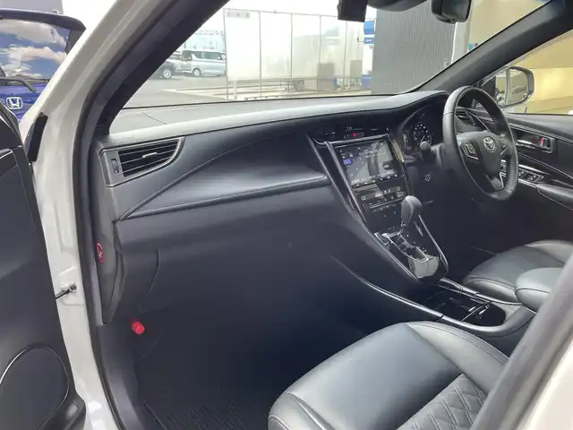 トヨタ ハリアー プレミアム スタイルノアール 滋賀県 2020(令2)年 3.8万km ホワイトパールクリスタルシャイン 純正9インチナビ/社外エアロ/ハーフレザーシート/パワーバックドア/追従クルーズコントロール/純正LEDライト/パドルシフト/パワーシート/CD/DVD/Bluetooth/フルセグ/オートハイビーム/バックカメラ/ステアリングリモコン/前後ドライブレコーダー/コーナーセンサー