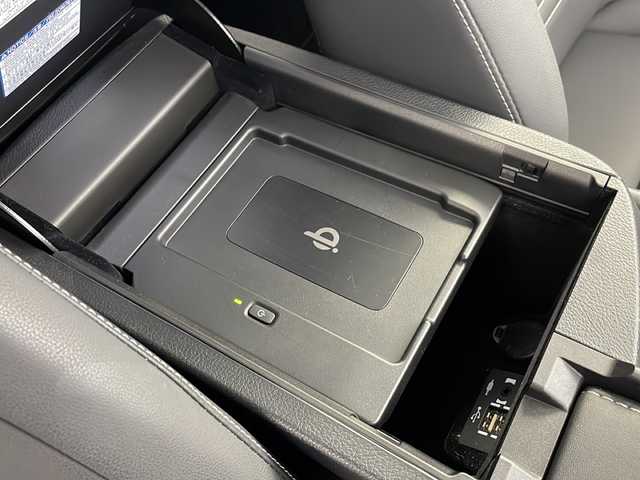 レクサス ＮＸ 300h Iパッケージ 岐阜県 2019(令1)年 5.5万km ソニッククォーツ パノラマルーフ/HUD/純正SDナビ/CD/DVD/SD/USB/Miracast/フルセグTV/パノラミックビューモニター/ETC2.0/純正ドラレコ/レクサスセーフティシステム/プリクラッシュセーフティ/レーントレーシングアシスト/レーダークルーズコントロール/アダブティブハイビーム/ブラインドスポットモニター/クリアランスソナー/黒レザーシート/前席パワーシート/前席シートヒーター/本革ステアリング/LEDヘッドライトシーケンシャル/純正17インチAW/保証書/取扱説明書/スマートキー/スペアキー