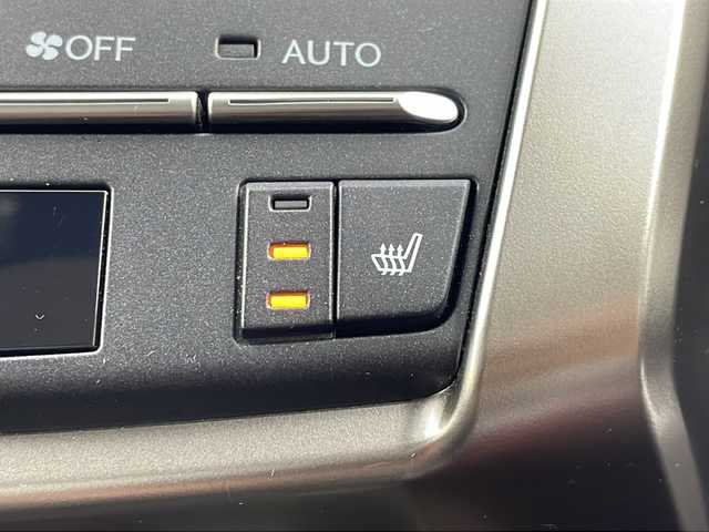 レクサス ＮＸ 300h Iパッケージ 岐阜県 2019(令1)年 5.5万km ソニッククォーツ パノラマルーフ/HUD/純正SDナビ/CD/DVD/SD/USB/Miracast/フルセグTV/パノラミックビューモニター/ETC2.0/純正ドラレコ/レクサスセーフティシステム/プリクラッシュセーフティ/レーントレーシングアシスト/レーダークルーズコントロール/アダブティブハイビーム/ブラインドスポットモニター/クリアランスソナー/黒レザーシート/前席パワーシート/前席シートヒーター/本革ステアリング/LEDヘッドライトシーケンシャル/純正17インチAW/保証書/取扱説明書/スマートキー/スペアキー