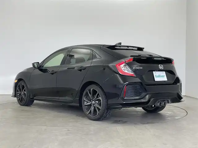ホンダ シビック ハッチバック 埼玉県 2018(平30)年 2.7万km クリスタルブラックパール ホンダセンシング　純正ナビ　バックカメラ　ビルトインＥＴＣ　アダプティブクルーズコントロール　シートヒーター　ＨＤＭＩ　スマートキー　純正アルミホイール　オートライト　ＬＥＤライト　地デジフルセグ