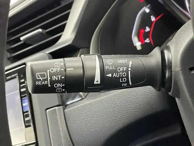 ホンダ シビック ハッチバック 埼玉県 2018(平30)年 2.7万km クリスタルブラックパール ホンダセンシング　純正ナビ　バックカメラ　ビルトインＥＴＣ　アダプティブクルーズコントロール　シートヒーター　ＨＤＭＩ　スマートキー　純正アルミホイール　オートライト　ＬＥＤライト　地デジフルセグ