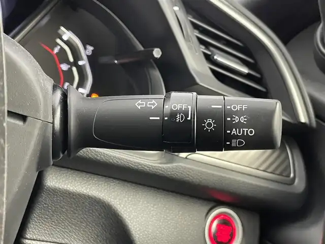 ホンダ シビック ハッチバック 埼玉県 2018(平30)年 2.7万km クリスタルブラックパール ホンダセンシング　純正ナビ　バックカメラ　ビルトインＥＴＣ　アダプティブクルーズコントロール　シートヒーター　ＨＤＭＩ　スマートキー　純正アルミホイール　オートライト　ＬＥＤライト　地デジフルセグ