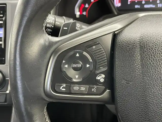 ホンダ シビック ハッチバック 埼玉県 2018(平30)年 2.7万km クリスタルブラックパール ホンダセンシング　純正ナビ　バックカメラ　ビルトインＥＴＣ　アダプティブクルーズコントロール　シートヒーター　ＨＤＭＩ　スマートキー　純正アルミホイール　オートライト　ＬＥＤライト　地デジフルセグ