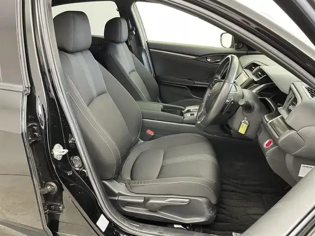 ホンダ シビック ハッチバック 埼玉県 2018(平30)年 2.7万km クリスタルブラックパール ホンダセンシング　純正ナビ　バックカメラ　ビルトインＥＴＣ　アダプティブクルーズコントロール　シートヒーター　ＨＤＭＩ　スマートキー　純正アルミホイール　オートライト　ＬＥＤライト　地デジフルセグ