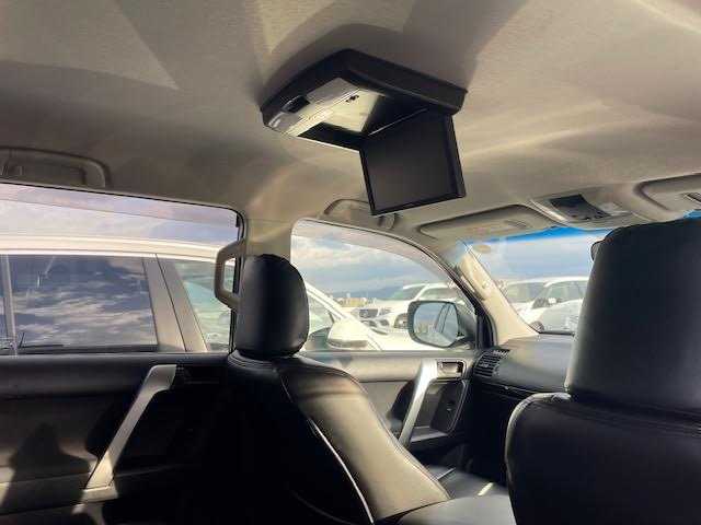 トヨタ ランドクルーザー プラド TX 熊本県 2017(平29)年 6.6万km ホワイトパールクリスタルシャイン ・ワンオーナー/・スマートキー/・プッシュスタート/・社外メモリナビ/　【BD・Bluetooth・SD】/・フルセグTV/・バックカメラ/・ビルトインETC/・LEDヘッドランプ/・LEDフォグランプ/・純正マット/・純正バイザー/・保証書/取説