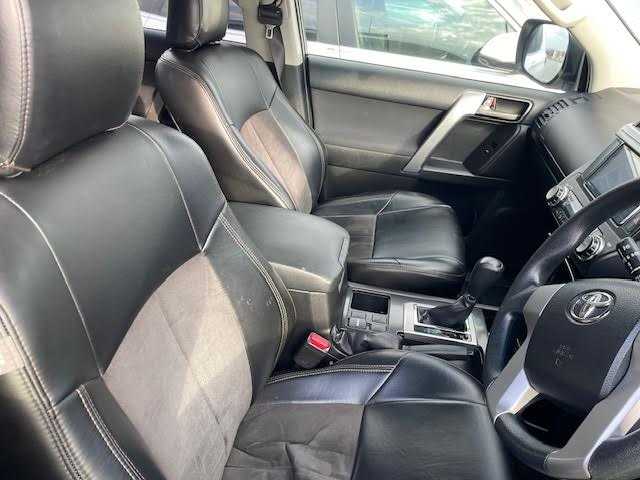 トヨタ ランドクルーザー プラド TX 熊本県 2017(平29)年 6.6万km ホワイトパールクリスタルシャイン ・ワンオーナー/・スマートキー/・プッシュスタート/・社外メモリナビ/　【BD・Bluetooth・SD】/・フルセグTV/・バックカメラ/・ビルトインETC/・LEDヘッドランプ/・LEDフォグランプ/・純正マット/・純正バイザー/・保証書/取説