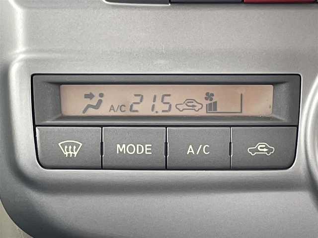 ダイハツ タント X リミテッド 愛知県 2012(平24)年 4.8万km ブライトシルバーメタリック /禁煙//純正ナビ/地デジ/CD/AUX//バックカメラ//電動格納ミラー//パワースライドドア//アイドリングストップ//ヘッドライトレベライザー//純正フロアマット//純正ドアバイザー//新車時保証書//取扱説明書