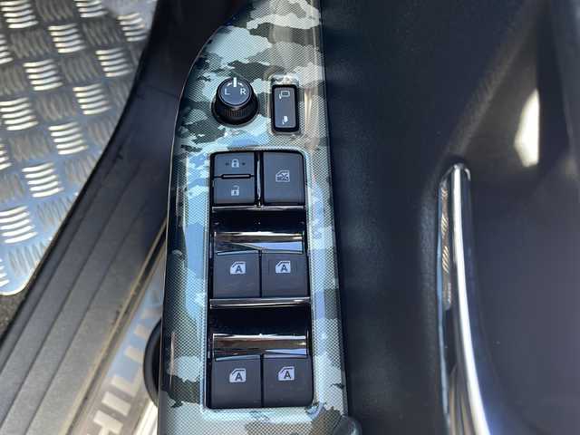 トヨタ ハイラックス Z 秋田県 2020(令2)年 1.7万km シルバーメタリック ワンオーナー/パートタイム4WD/アルパイン11インチナビ/CD/DVD/USB/BT/HDMI/フルセグTV/3インチリフトアップ/ビルシュタインショックアブソーバー/社外フロントアッパーアーム/ガナドール4本出しマフラー/AEROKLASキャノピー/RAYZ20インチAW(純正AW＋冬タイヤ積込)/TRDオーバーフェンダー/フロントバンパープロテクター/フロントアンダーカバー/社外サイドステップ/ベットライナー/レーダークルーズコントロール/プリクラッシュセーフティ/リヤデフロック/バック/サイド/フロントカメラ/革調シートカバー/社外デジタルインナーミラー/社外フロアマット/LEDヘッドライト/ETC