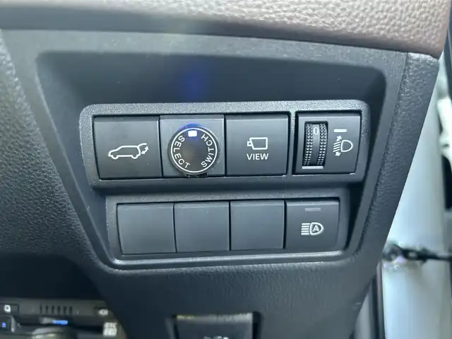 トヨタ ヤリスクロス ハイブリッド Z 千葉県 2022(令4)年 1.8万km ホワイトパールクリスタルシャイン 純正8インチディスプレイオーディオ＋ナビ/・フルセグTV/BTオーディオ/ラジオ/・Apple CarPlay/Android Auto対応/マルチテレインモニター/Toyota Safety Sense/・プリクラッシュセーフティシステム/・レーントレーシングアシスト/・レーダークルーズコントロール/・アダプティブハイビームシステム/・オートマチックハイビーム/・ロードサインアシスト/ブラインドスポットモニター/パーキングサポートブレーキ/ドライブレコーダー前後/ビルトインETC2.0/ハーフレザーシート/シートヒーター(D/N席)/パワーシート(D/N席)/純正フロアマット/純正１８インチアルミホイール/LEDヘッドランプ/取扱説明書/保証書