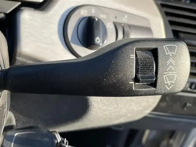 ＢＭＷ Ｚ４ 2．5i 道央・札幌 2004(平16)年 11.3万km チタンシルバーM ・純正ナビ/・社外マフラー/・電動格納ミラー/・オートエアコン/・オートライト/・フォグランプ/・DSC（横滑り防止装置）/・HIDヘッドライト/・レザーシート/・電動パワーシート両側/・社外フロアマット/・純正アルミホイール/・スペアキー/・パワーウインドウ/・パワーステアリング