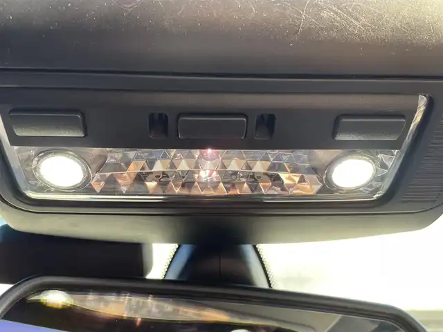 ＢＭＷ Ｚ４ 2．5i 道央・札幌 2004(平16)年 11.3万km チタンシルバーM ・純正ナビ/・社外マフラー/・電動格納ミラー/・オートエアコン/・オートライト/・フォグランプ/・DSC（横滑り防止装置）/・HIDヘッドライト/・レザーシート/・電動パワーシート両側/・社外フロアマット/・純正アルミホイール/・スペアキー/・パワーウインドウ/・パワーステアリング