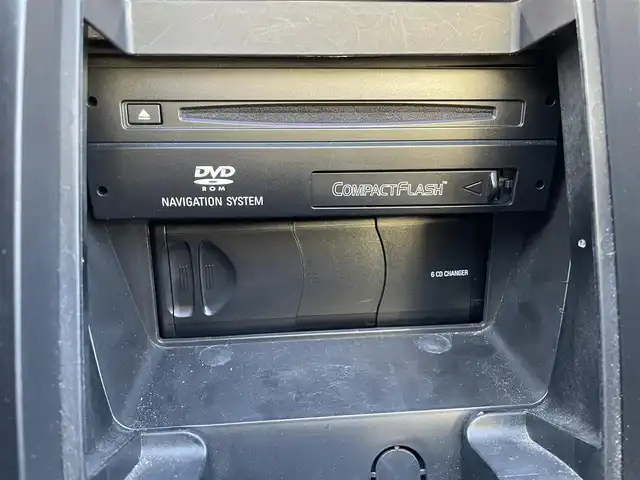 ＢＭＷ Ｚ４ 2．5i 道央・札幌 2004(平16)年 11.3万km チタンシルバーM ・純正ナビ/・社外マフラー/・電動格納ミラー/・オートエアコン/・オートライト/・フォグランプ/・DSC（横滑り防止装置）/・HIDヘッドライト/・レザーシート/・電動パワーシート両側/・社外フロアマット/・純正アルミホイール/・スペアキー/・パワーウインドウ/・パワーステアリング