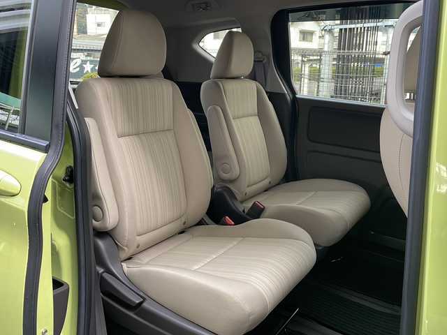 ホンダ フリード G ホンダセンシング 広島県 2017(平29)年 2.8万km シトロンドロップ 禁煙/ホンダセンシング/・衝突軽減ブレーキ〈CMBS〉/・誤発進抑制機能/・ACC〈アダプティブ・クルーズ・コントロール〉/・LKAS〈車線維持支援システム〉/・歩行者事故低減ステアリング/・路外逸脱抑制機能/・先行車発進お知らせ機能/・標識認識機能/社外ナビ（CN-RE03D）/・フルセグ/CD/DVD/Bluetooth/SD/REC/バックカメラ/両側パワースライドドア/ステアリングスイッチ/スマートキー/プッシュスタート/スペアキー/純正ドアバイザー/前後ドライブレコーダー（DRH-224SD）/ETC/純正15インチアルミホイール/Wエアバック