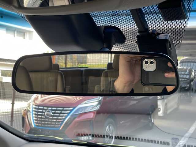 ホンダ フリード G ホンダセンシング 広島県 2017(平29)年 2.8万km シトロンドロップ 禁煙/ホンダセンシング/・衝突軽減ブレーキ〈CMBS〉/・誤発進抑制機能/・ACC〈アダプティブ・クルーズ・コントロール〉/・LKAS〈車線維持支援システム〉/・歩行者事故低減ステアリング/・路外逸脱抑制機能/・先行車発進お知らせ機能/・標識認識機能/社外ナビ（CN-RE03D）/・フルセグ/CD/DVD/Bluetooth/SD/REC/バックカメラ/両側パワースライドドア/ステアリングスイッチ/スマートキー/プッシュスタート/スペアキー/純正ドアバイザー/前後ドライブレコーダー（DRH-224SD）/ETC/純正15インチアルミホイール/Wエアバック