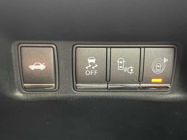 日産 フーガ 250GT 広島県 2015(平27)年 6.2万km クリスタルホワイトパール 禁煙/サンルーフ/純正ナビ/CD/DVD/DTV/Bluetooth/アラウンドビューモニター/レーダークルーズコントロール/黒革シート/シートヒーター/シートベンチレーション/パワーシート/メモリーシート/LEDオートライト/純正18インチアルミホイール/スマートキー/スペアキー/プッシュスタート/ビルトインETC/ステアリングスイッチ/純正フロアマット/純正ドアバイザー/電動格納ミラー