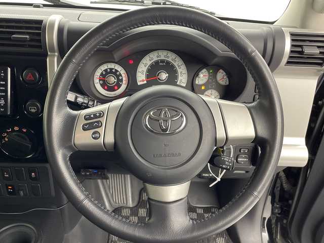 トヨタ ＦＪクルーザー カラーパッケージ 愛知県 2014(平26)年 6.8万km ブラック/ホワイト ワンオーナー/２トンカラー/SDナビ・TV/バックカメラ/ETC/ルーフレール/BFGoodrichタイヤ/TRD16インチAW/純正ホイールスタッドレス車載/HIDライト/クルーズコントロール/ドライブレコーダー/クリアランスソナー/カーテンエアバッグ/サイドエアバッグ