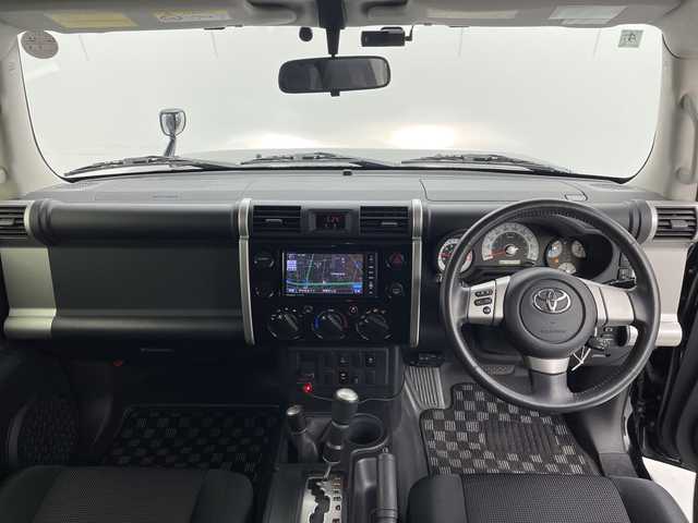 トヨタ ＦＪクルーザー カラーパッケージ 愛知県 2014(平26)年 6.8万km ブラック/ホワイト ワンオーナー/２トンカラー/SDナビ・TV/バックカメラ/ETC/ルーフレール/BFGoodrichタイヤ/TRD16インチAW/純正ホイールスタッドレス車載/HIDライト/クルーズコントロール/ドライブレコーダー/クリアランスソナー/カーテンエアバッグ/サイドエアバッグ