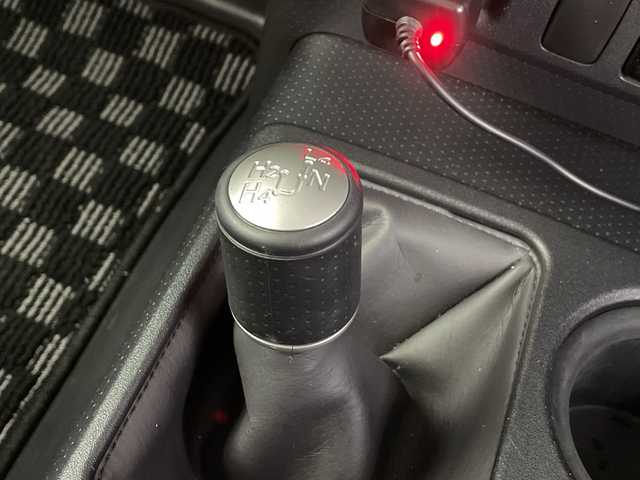 トヨタ ＦＪクルーザー カラーパッケージ 愛知県 2014(平26)年 6.8万km ブラック/ホワイト ワンオーナー/２トンカラー/SDナビ・TV/バックカメラ/ETC/ルーフレール/BFGoodrichタイヤ/TRD16インチAW/純正ホイールスタッドレス車載/HIDライト/クルーズコントロール/ドライブレコーダー/クリアランスソナー/カーテンエアバッグ/サイドエアバッグ