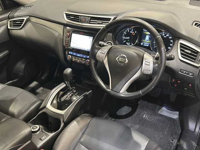 日産 エクストレイル 20Xt エマージェンシーブレーキ 新潟県 2016(平28)年 11.8万km チタニウムカーキ パートタイム４WD/パノラミックサンルーフ/運転支援システム/・車線逸脱警報/・後側方車両検知機能/・エマージェンシーブレーキ/・ふらつき警報/・進入禁止警報/・駐車支援/・シャシー制御/純正SDナビ/・ＣＤ/DVD/・Bluetooth/USB/AUX/・フルセグTV/ビルトインETC/360°カメラ/カプロンシート/・シートヒーター/パワーバックドア/ヒーテッドサイドミラー/フロアマット