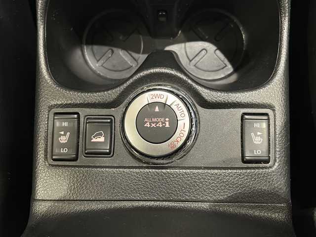 日産 エクストレイル 20Xt エマージェンシーブレーキ 新潟県 2016(平28)年 11.8万km チタニウムカーキ パートタイム４WD/パノラミックサンルーフ/運転支援システム/・車線逸脱警報/・後側方車両検知機能/・エマージェンシーブレーキ/・ふらつき警報/・進入禁止警報/・駐車支援/・シャシー制御/純正SDナビ/・ＣＤ/DVD/・Bluetooth/USB/AUX/・フルセグTV/ビルトインETC/360°カメラ/カプロンシート/・シートヒーター/パワーバックドア/ヒーテッドサイドミラー/フロアマット