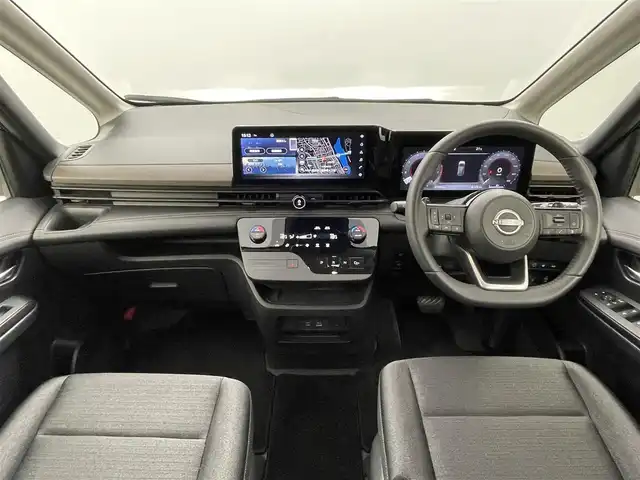 日産 セレナ ハイウェイスター V 福井県 2023(令5)年 3.8万km ダイヤモンドブラック 純正１２．３型ナビ/ＡｐｐｌｅＣａｒＰｌａｙ　/フルセグテレビ/アラウンドビューモニター/プロパイロット/オートライト/ＬＥＤヘッドライト/両側パワースライドドア/フロアマット/衝突被害軽減システム/横滑り防止装置