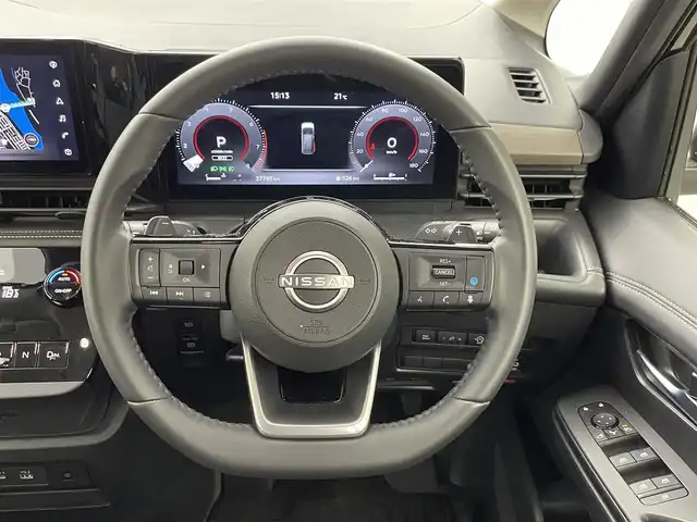 日産 セレナ ハイウェイスター V 福井県 2023(令5)年 3.8万km ダイヤモンドブラック 純正１２．３型ナビ/ＡｐｐｌｅＣａｒＰｌａｙ　/フルセグテレビ/アラウンドビューモニター/プロパイロット/オートライト/ＬＥＤヘッドライト/両側パワースライドドア/フロアマット/衝突被害軽減システム/横滑り防止装置