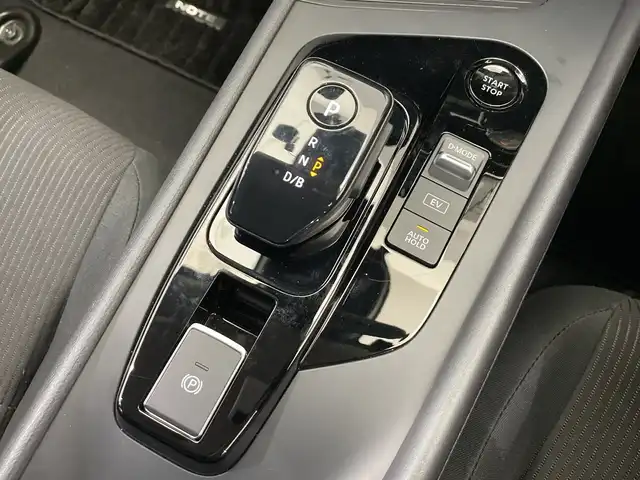日産 ノート X 栃木県 2021(令3)年 2万km ピュアホワイトパール 純正ナビ(MJ320D-L)/(フルセグTV・Bluetooth・CD・DVD・SD)/バックカメラ/エマージェンシーブレーキ/レーンキープアシスト/前後コーナーセンサー/前方ドラレコ(DH5-D)/ETC/LEDヘッドライト/オートライト/純正フロアマット/スマートキー/プッシュスタート/取扱説明書