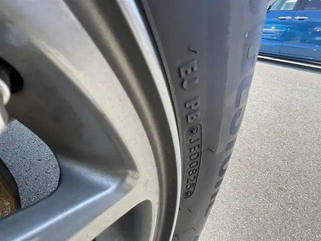 スズキ ジムニー XC 千葉県 2019(令1)年 5.2万km ブルーイッシュブラックパール3 純正ナビ/Bluetooth CD DVD フルセグ/シートヒーター/純正フロアマット/純正アルミホイール/クルーズコントロール/背面タイヤ/ＬＥＤヘッドライト/４ＷＤ/プッシュスタート/スマートキー/ウィンカーミラー/ステアリングスイッチ/スズキセーフティーサポート/衝突軽減ブレーキ/レーンキープアシスト/オートライト