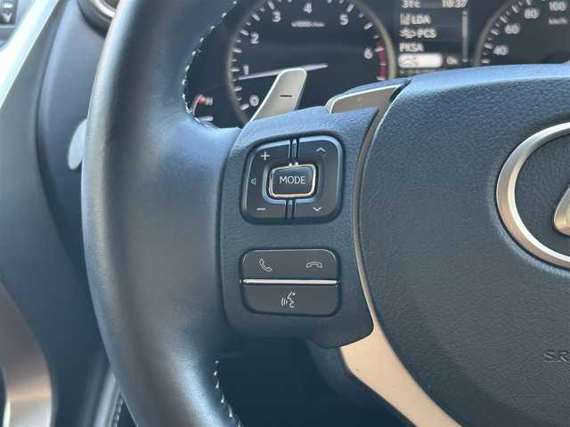 レクサス ＮＸ 300 バージョンL 大阪府 2018(平30)年 3万km グラファイトブラックガラスフレーク OP:パノラマルーフ/10.3インチワイドディスプレイ/本革シート/本革ステアリング/前席パワーシート/前席シートクーラー/4座シートヒーター/ステアリングヒーター/電動格納セカンドシート/パワーバックドア/ドライブレコーダー/ビルトインETC（ETC2.0）/プリクラッシュセーフティー/・歩行者検知機能付き衝突回避支援/レーントレーシングアシスト/オートマチックハイビーム/アダプティブハイビーム/レーダークルーズコントロール/ブラインドスポットモニター/ロードサインアシスト/クリアランスソナー/10.5インチワイドディスプレイ/LED3眼ヘッドライト/電動パーキングブレーキ/ウィンカーミラー