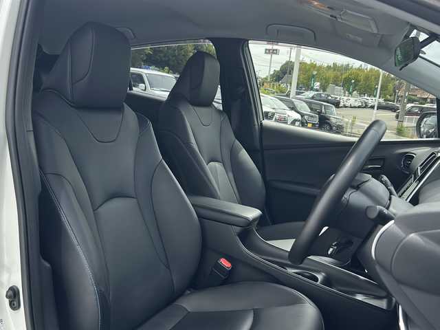 トヨタ プリウス S ツーリングセレクション 福岡県 2016(平28)年 4.8万km ホワイトパールクリスタルシャイン ・純正ナビ【NSCD-W66】/-BT/フルセグTV/CD/DVD/FM/AM/・バックカメラ/・レーダークルーズコントロール/・前後ドライブレコーダー【DRV-MR740】/・衝突軽減ブレーキ/・車線逸脱警報/・オートライト/・オートハイビーム/・ウィンカーミラー/・ドアバイザー/・純正アルミ17インチ/・純正フロアマット/・ETC/・スマートキー