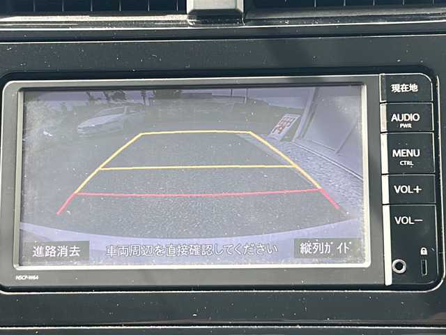 トヨタ プリウス S ツーリングセレクション 福岡県 2016(平28)年 4.8万km ホワイトパールクリスタルシャイン ・純正ナビ【NSCD-W66】/-BT/フルセグTV/CD/DVD/FM/AM/・バックカメラ/・レーダークルーズコントロール/・前後ドライブレコーダー【DRV-MR740】/・衝突軽減ブレーキ/・車線逸脱警報/・オートライト/・オートハイビーム/・ウィンカーミラー/・ドアバイザー/・純正アルミ17インチ/・純正フロアマット/・ETC/・スマートキー