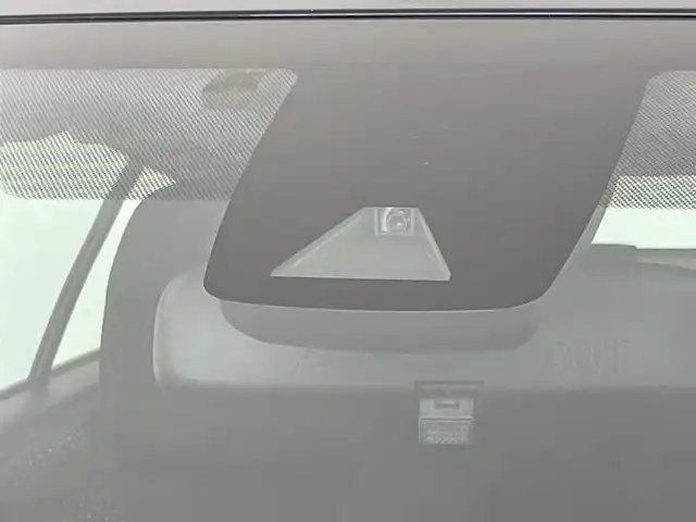 トヨタ プリウス S 群馬県 2021(令3)年 7.6万km アティチュードブラックマイカ 禁煙車　純正ナビ　フルセグ　Bluetooth接続　バックカメラ　アダクティブクルーズコントロール　ドライブレコーダー　ビルトインETC　オートマチックハイビーム　レーンキープアシスト　衝突軽減システム　横滑り防止装置　プッシュスタート　スマートキー