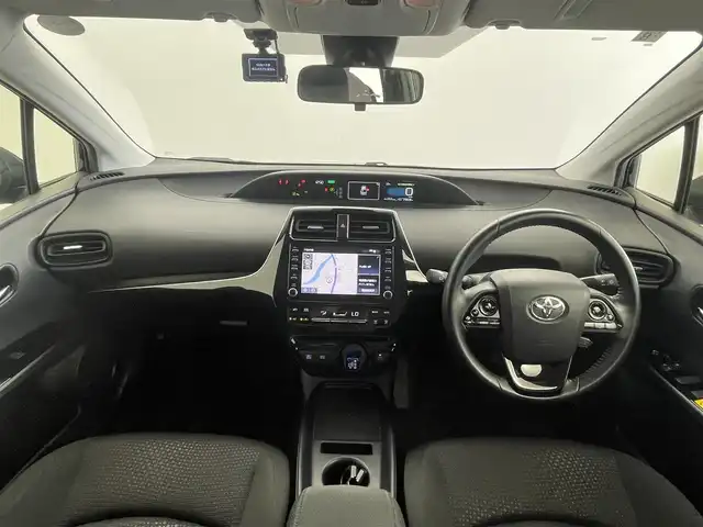 トヨタ プリウス S 群馬県 2021(令3)年 7.6万km アティチュードブラックマイカ 禁煙車　純正ナビ　フルセグ　Bluetooth接続　バックカメラ　アダクティブクルーズコントロール　ドライブレコーダー　ビルトインETC　オートマチックハイビーム　レーンキープアシスト　衝突軽減システム　横滑り防止装置　プッシュスタート　スマートキー