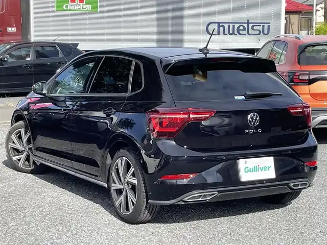 フォルクスワーゲン ＶＷ ポロ TSI Rライン 埼玉県 2023(令5)年 0.6万km 黒 ワンオーナー/ターボ/純正メモリーナビ/（ラジオ＆ＢＴ）/バックカメラ/ビルトインＥＴＣ（２.０）/ドライブレコーダー（前後）/パーキングアシスト/前後コーナーセンサー/ブラインドスポットモニター/レータークルーズコントロール/パドルシフト/ステアリングリモコン/革巻きステアリング/アイドリングストップ/純正１７inアルミホイール/オートライト/ＬＥＤライト/フォグランプ /ウィンカーミラー/電動格納ミラー/スマートキー/プッシュスタート/Ｗエアバッグ/横滑り防止装置/ＡＢＳ/フロアマット/新車保証書/スマートスペアキー有