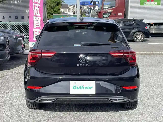 フォルクスワーゲン ＶＷ ポロ TSI Rライン 埼玉県 2023(令5)年 0.6万km 黒 ワンオーナー/ターボ/純正メモリーナビ/（ラジオ＆ＢＴ）/バックカメラ/ビルトインＥＴＣ（２.０）/ドライブレコーダー（前後）/パーキングアシスト/前後コーナーセンサー/ブラインドスポットモニター/レータークルーズコントロール/パドルシフト/ステアリングリモコン/革巻きステアリング/アイドリングストップ/純正１７inアルミホイール/オートライト/ＬＥＤライト/フォグランプ /ウィンカーミラー/電動格納ミラー/スマートキー/プッシュスタート/Ｗエアバッグ/横滑り防止装置/ＡＢＳ/フロアマット/新車保証書/スマートスペアキー有
