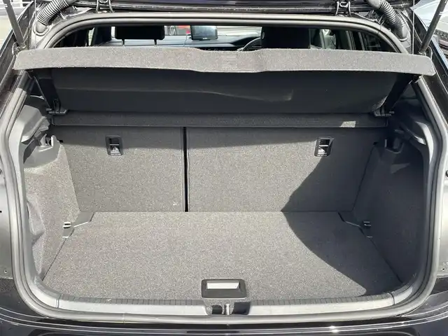フォルクスワーゲン ＶＷ ポロ TSI Rライン 埼玉県 2023(令5)年 0.6万km 黒 ワンオーナー/ターボ/純正メモリーナビ/（ラジオ＆ＢＴ）/バックカメラ/ビルトインＥＴＣ（２.０）/ドライブレコーダー（前後）/パーキングアシスト/前後コーナーセンサー/ブラインドスポットモニター/レータークルーズコントロール/パドルシフト/ステアリングリモコン/革巻きステアリング/アイドリングストップ/純正１７inアルミホイール/オートライト/ＬＥＤライト/フォグランプ /ウィンカーミラー/電動格納ミラー/スマートキー/プッシュスタート/Ｗエアバッグ/横滑り防止装置/ＡＢＳ/フロアマット/新車保証書/スマートスペアキー有