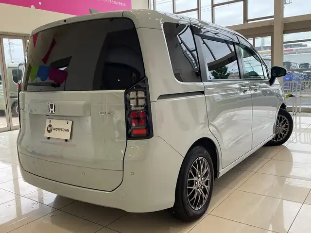 ホンダ フリード ハイブリット e:HEV AIR 埼玉県 2024(令6)年 3.4万km フィヨルドミストパール ホンダセンシング/純正11.4インチナビ/　　CD/DVD/BT/USB/SD/フルセグ/バックカメラ/フリップダウンモニター/レーダークルーズコントロール/両側パワースライドドア/LEDオートライト/ステアリングスイッチ/純正ホイール積み込み/社外15インチアルミホイール/スマートキー/ビルトインETC