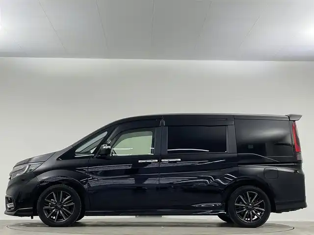 ホンダ ステップワゴン モデューロX ホンダセンシング 埼玉県 2020(令2)年 5.3万km プレミアムスパークルブラックパール 純正１０インチナビ　アラウンドビューモニター　１１．６インチフリップダウンモニター　両側パワースライドドア　ハーフレザーシート　アイドリングストップ　衝突軽減システム　スペアキー　ＥＴＣ２．０　禁煙車
