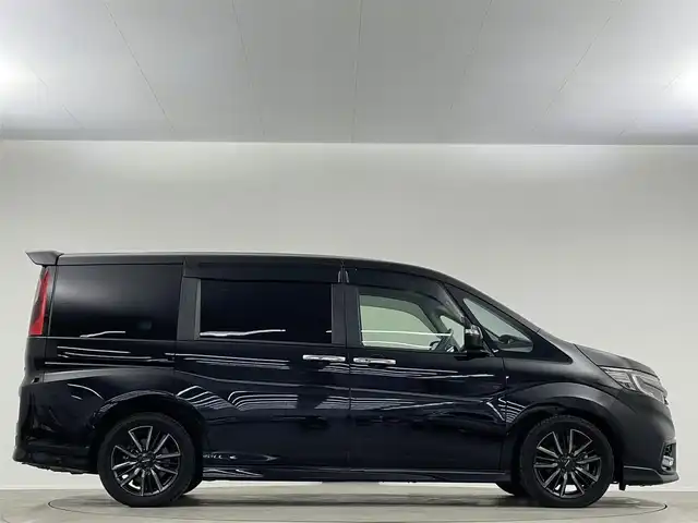 ホンダ ステップワゴン モデューロX ホンダセンシング 埼玉県 2020(令2)年 5.3万km プレミアムスパークルブラックパール 純正１０インチナビ　アラウンドビューモニター　１１．６インチフリップダウンモニター　両側パワースライドドア　ハーフレザーシート　アイドリングストップ　衝突軽減システム　スペアキー　ＥＴＣ２．０　禁煙車