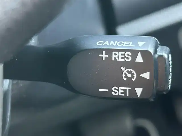 トヨタ ヴォクシー ハイブリッド ZS 煌Ⅲ 大阪府 2020(令2)年 5.2万km ホワイトパールクリスタルシャイン ９インチナビ　/フルセグ　/Ｂｌｕｅｔｏｏｔｈ　/バックカメラ　/フリップダウンモニター　/両側パワースライド　/前席シートヒーター　/クルーズコントロール　/前後ドライブレコーダー　/前後コーナーセンサー　/ＥＴＣ