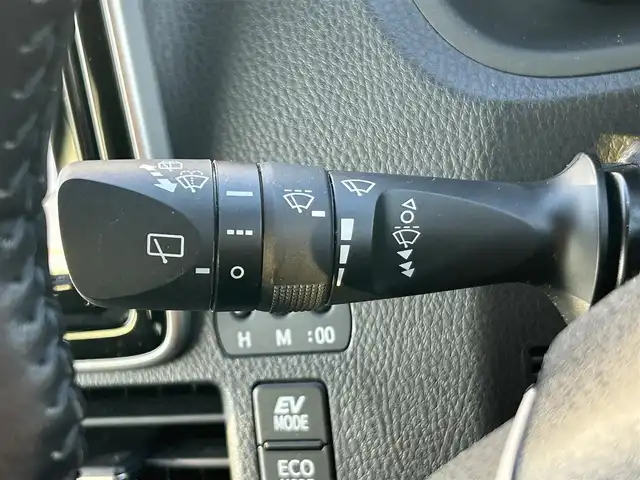 トヨタ ヴォクシー ハイブリッド ZS 煌Ⅲ 大阪府 2020(令2)年 5.2万km ホワイトパールクリスタルシャイン ９インチナビ　/フルセグ　/Ｂｌｕｅｔｏｏｔｈ　/バックカメラ　/フリップダウンモニター　/両側パワースライド　/前席シートヒーター　/クルーズコントロール　/前後ドライブレコーダー　/前後コーナーセンサー　/ＥＴＣ